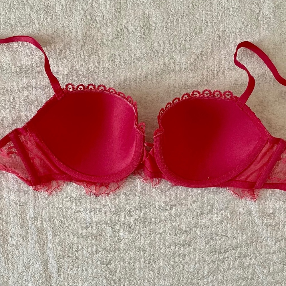 ***NEW*** Victorias Secret bra, Size 34B - Picture 3 of 4